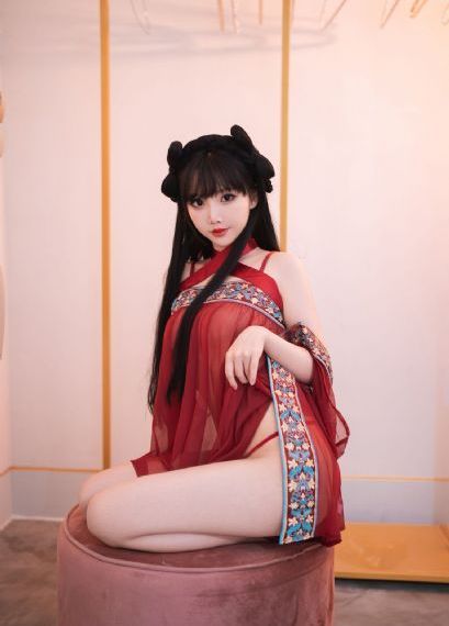 夫妻两人看b站伤感电视剧